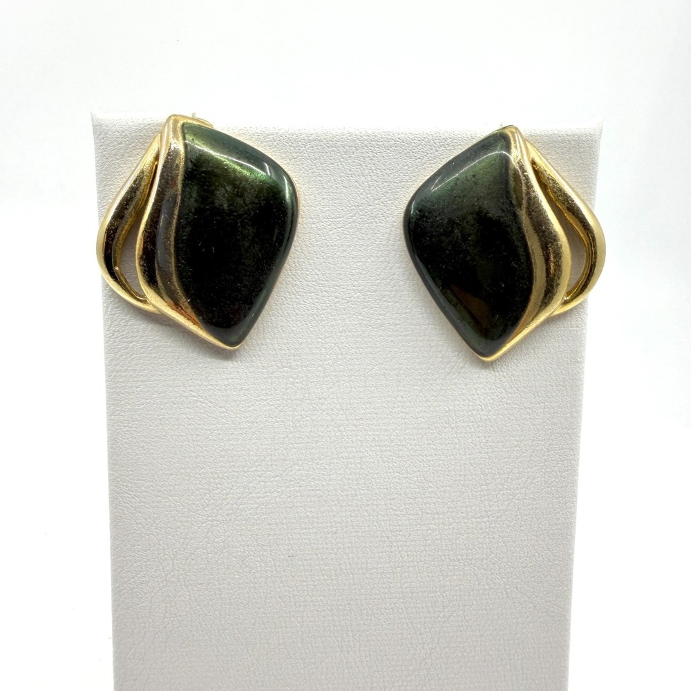 Chic Gold Tone Geometric Earrings with Dark Green Abstract Design